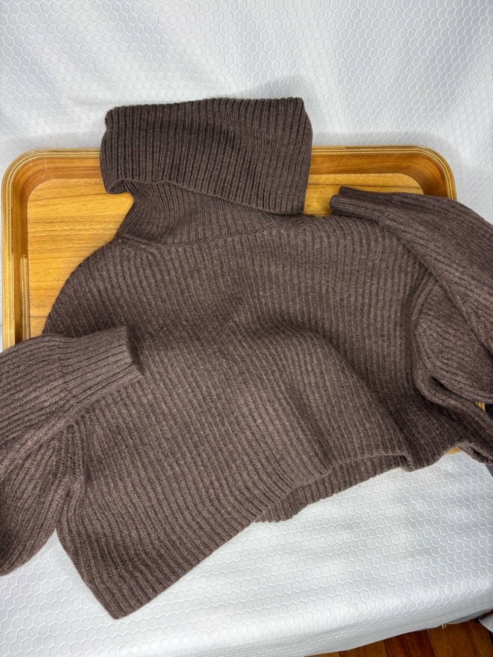 Aritzia Babaton Guell Slouchy Crop Turtleneck Sweater EUC